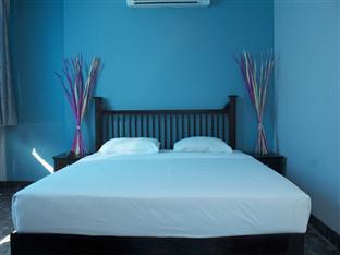 La-Mer Hostel