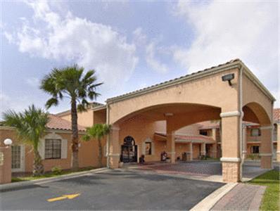 Отель Super 8 South Padre