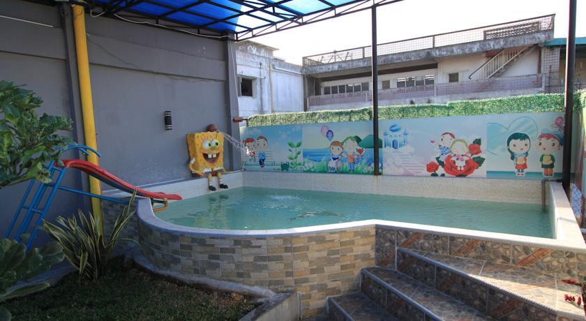 Отель Aziza Hotel Pekanbaru