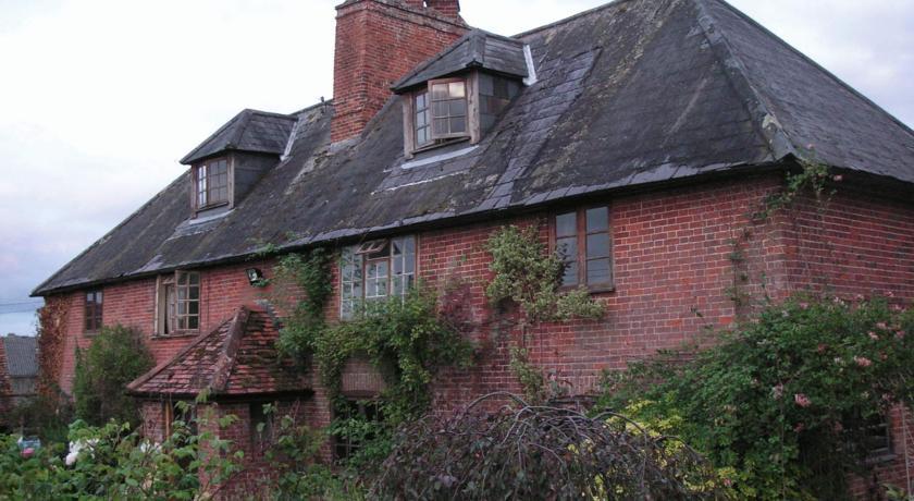 Мини-отель Cross Oaks Farmhouse