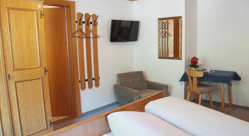 Отель Hotel Pension Alpenrose