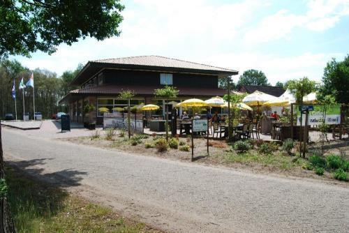 Отель Hotel Martensplek