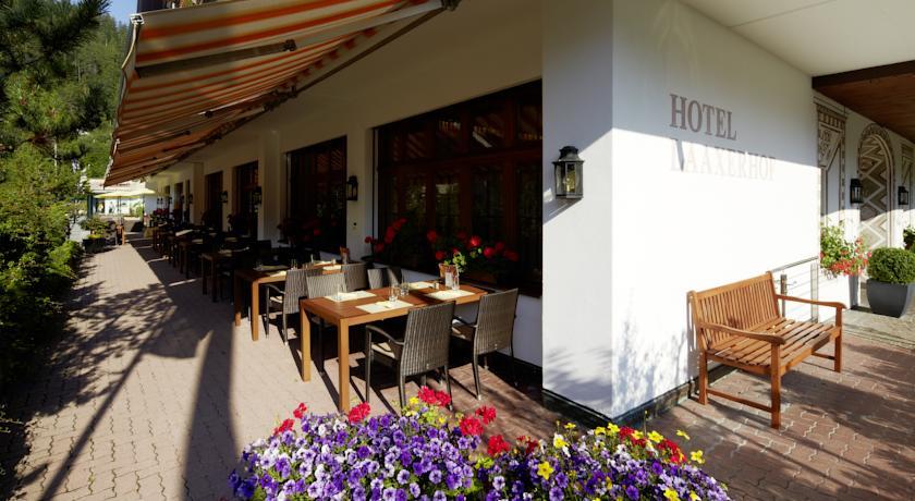 Отель Hotel Laaxerhof