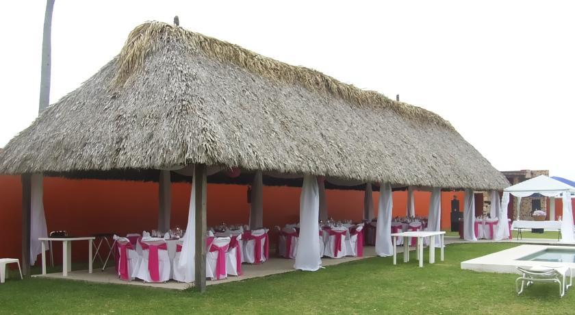 Отель Hotel La Roca Natural