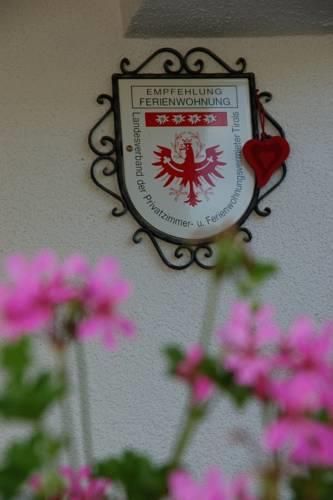 Апартаменты Wohlfühl-Ferienwohnungen Landhaus Karoline