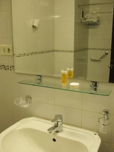 Al-Waleed Hotel