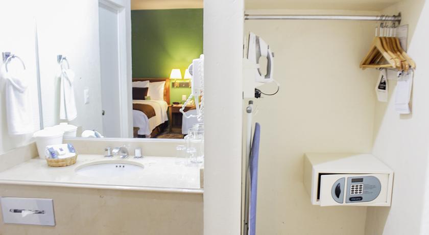 Отель Comfort Inn Tampico
