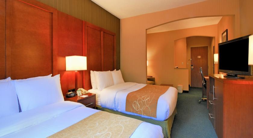 Отель Comfort Suites Buffalo Airport