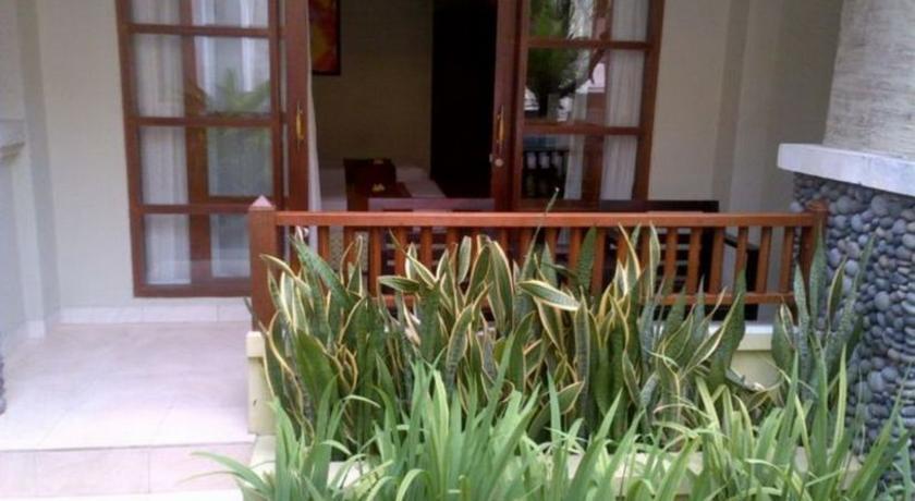 Отель Fourteen Roses Beach Hotel