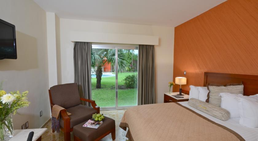 Отель Wyndham Garden Colima