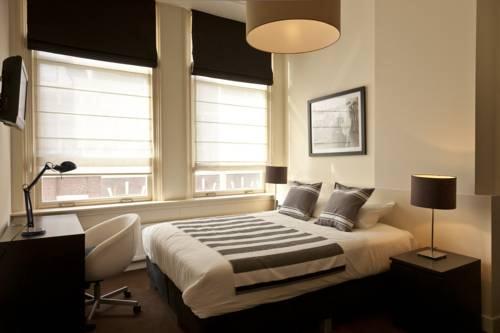 Отель Short Stay Studio Scheveningen Beach