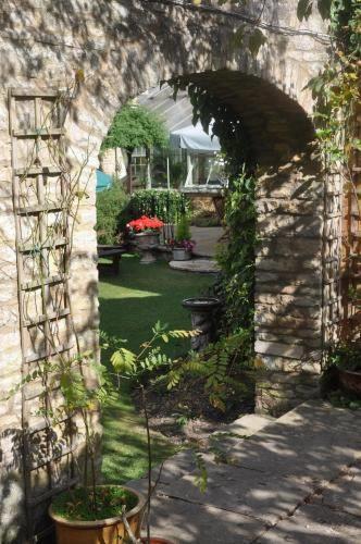 Отель The Garden House Hotel and Restaurant