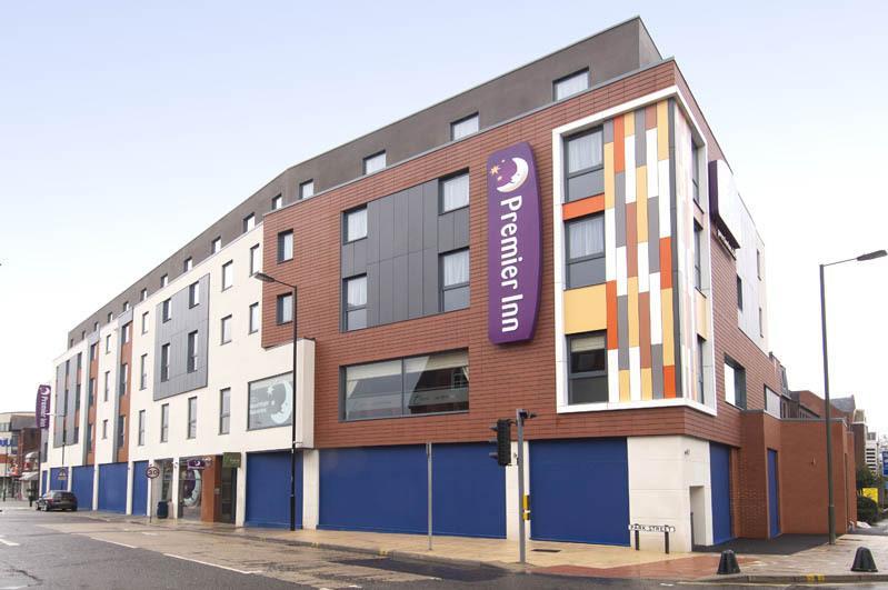 Отель Premier Inn Camberley