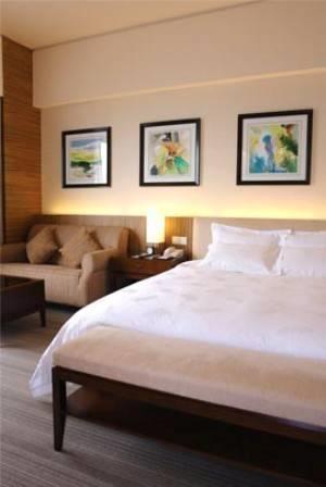 Отель Parklane Hotel