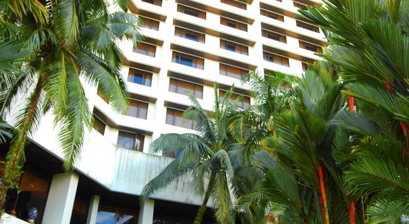Отель Hilton Kuching Hotel