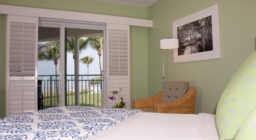 Отель Naples Beach Hotel and Golf Club