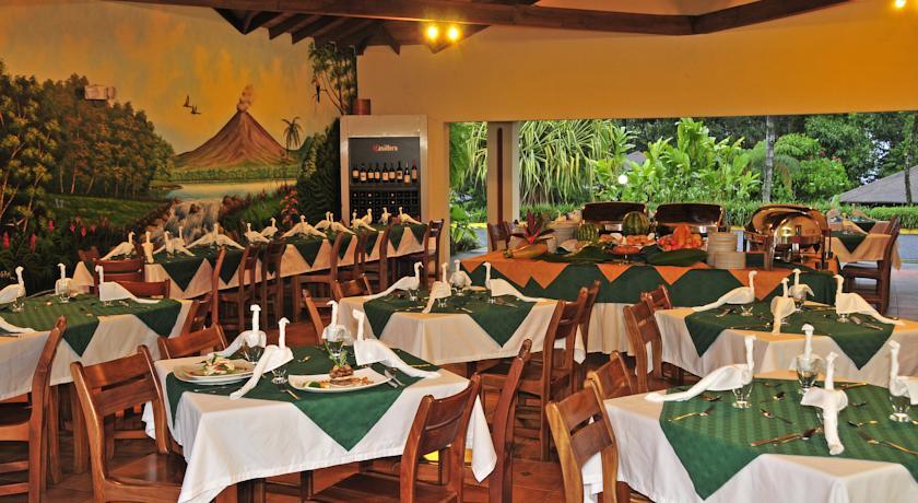 Отель Lomas del Volcan