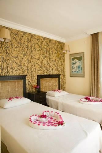 Отель Art Suites Hotel