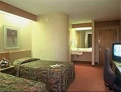 Отель Slumber Inn