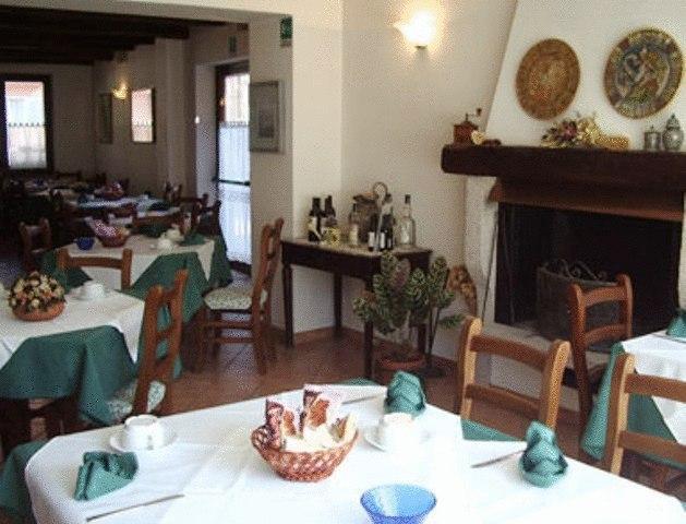 Отель Hotel La Locanda