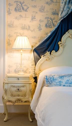 Мини-отель Castle House B&B