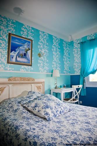 Отель Hôtel restaurant "Aux Caprices De Caroline"