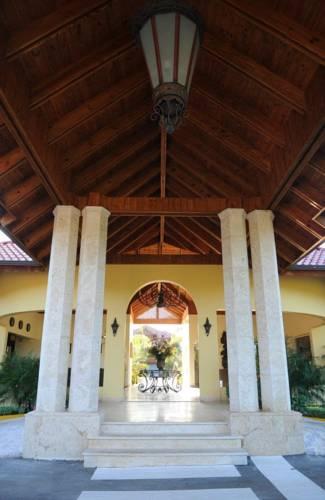 Отель Grand Hotel Las Galeras Suites & Spa