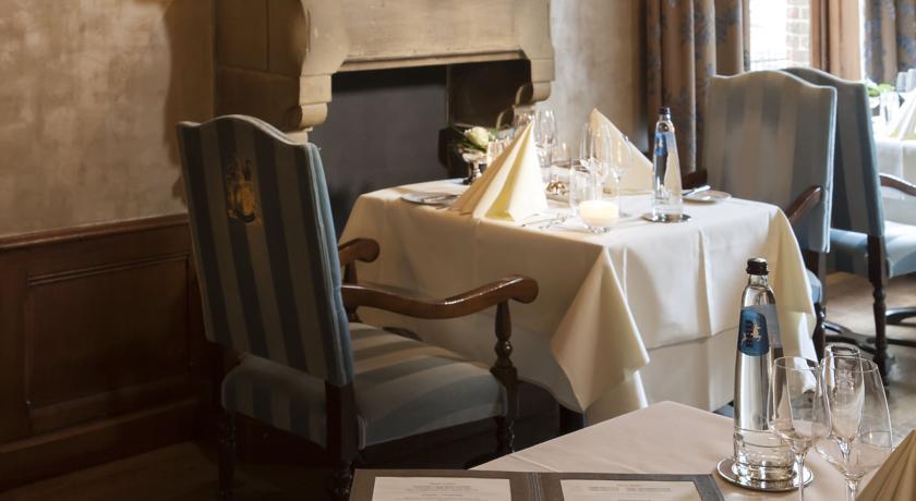 Отель Hotel Kasteel Terworm