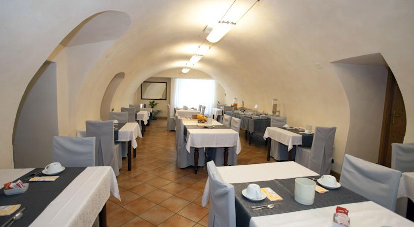 Отель Hotel Pinamonte