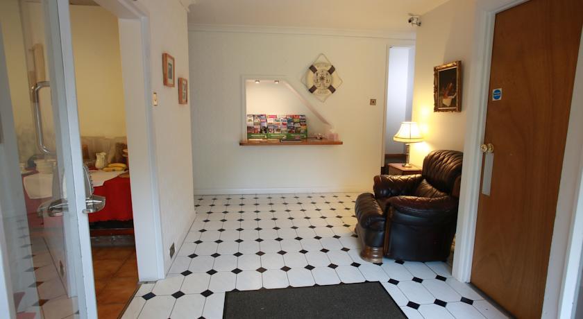 Гостевой дом Ewenny Farm Guest House
