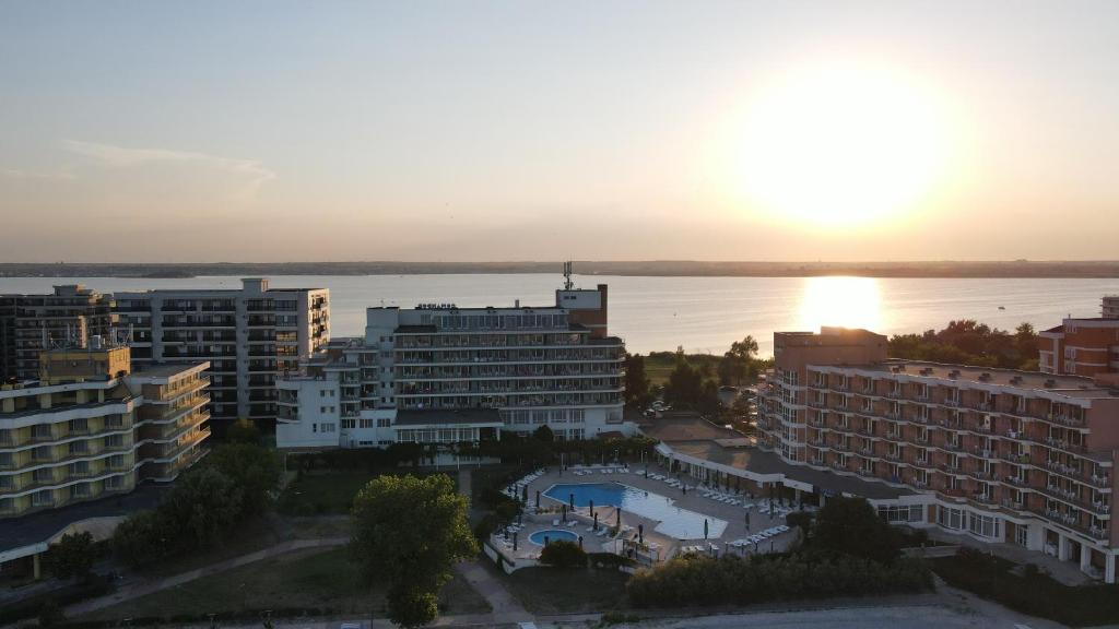 Отель Hotel Comandor