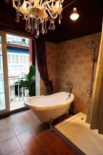 Отель Creek View Hotel(Nana Branch)
