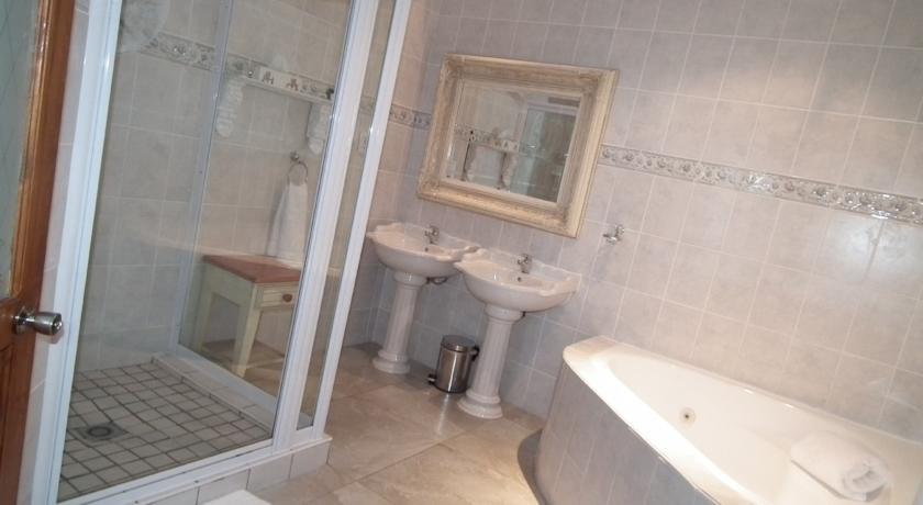 Отель Misty Waves Boutique Hotel