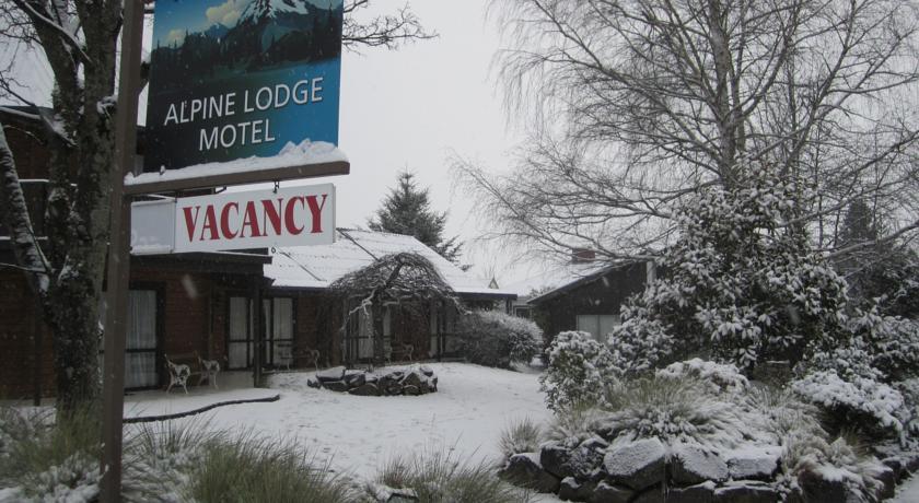 Отель Alpine Lodge Motel