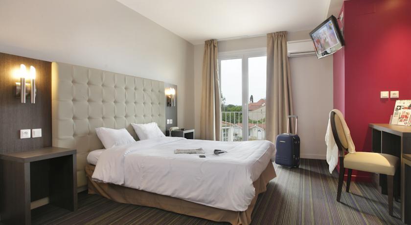 Отель Inter-hotel Le Grillon D'or