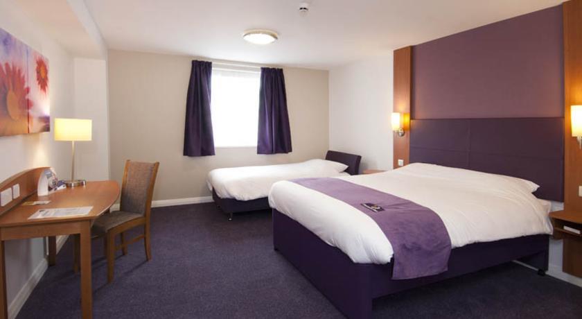 Отель Premier Inn Bridgend Central