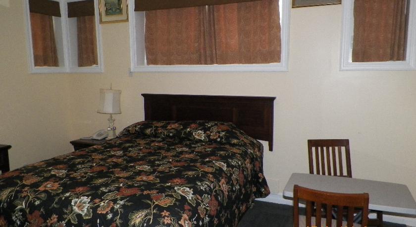 Отель Sunparlor Motel