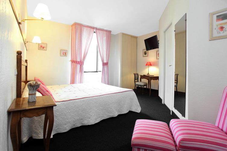 Отель Hôtel Le Madrigal