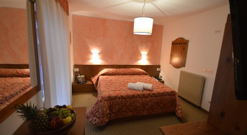 Отель Hotel Italo