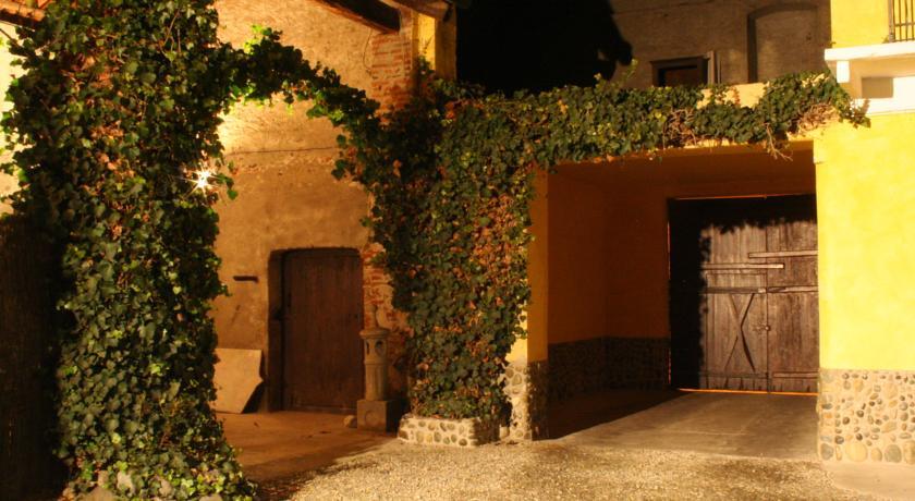 Отель Hotel Caccia Reale