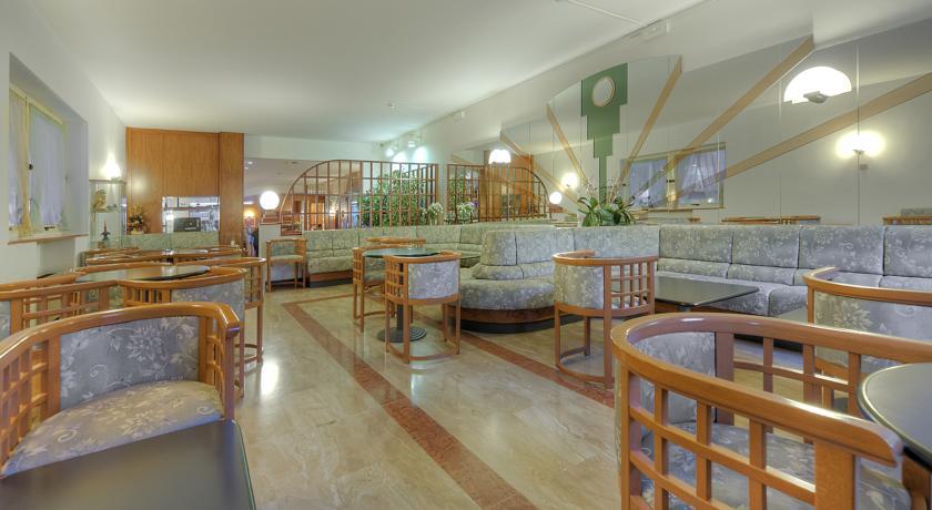 Отель Hotel Excelsior