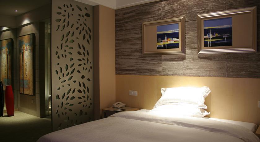 Отель Yichang Zhong Hai Hotel
