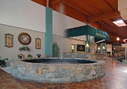 Отель Quality Inn & Suites
