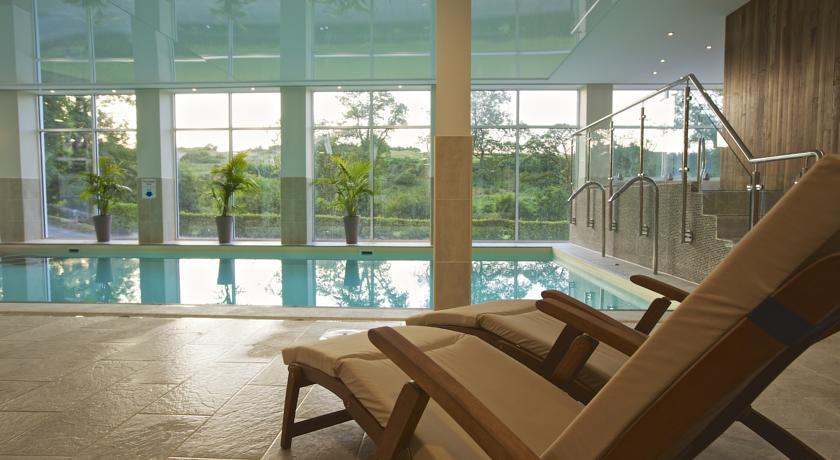 Отель Dartmouth Golf & Country Club