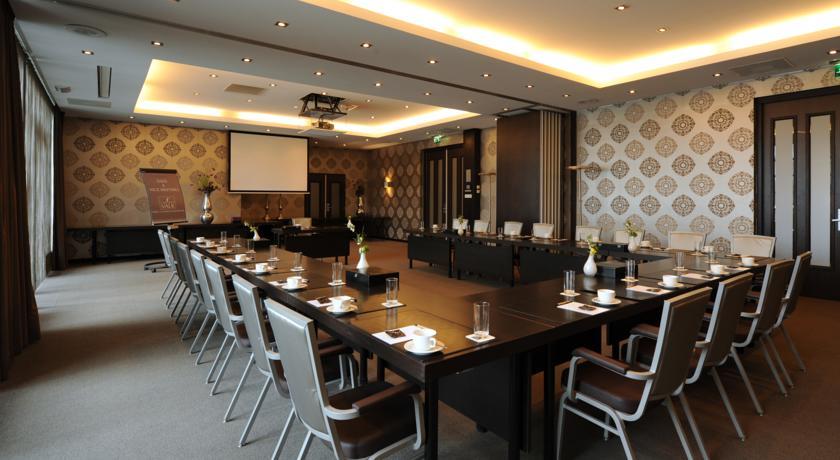 Отель Van der Valk Hotel Casino Sassenheim