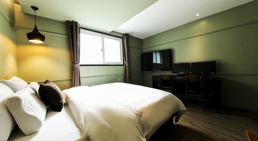 Yeoksam Tomgi Hotel