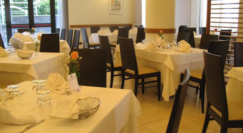 Отель Hotel Vittoria