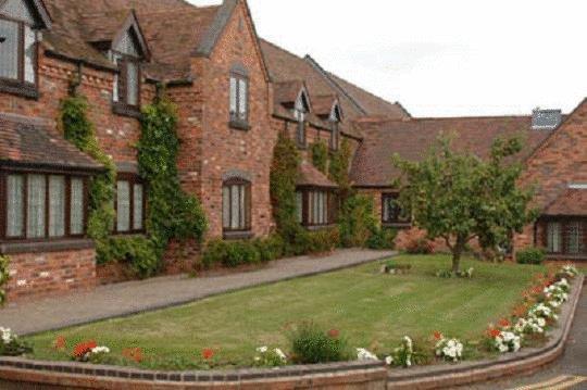 Отель The Pear Tree Inn & Country Hotel