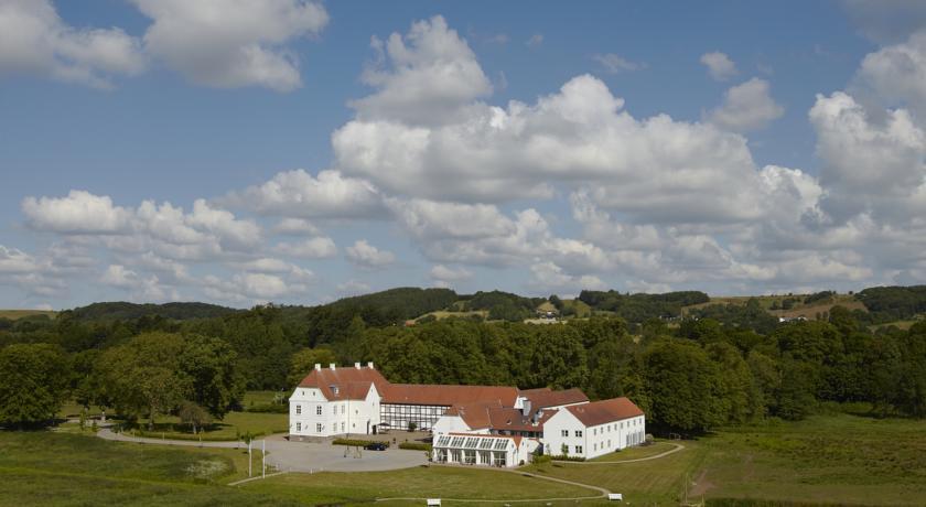 Отель Sinatur Hotel Haraldskær
