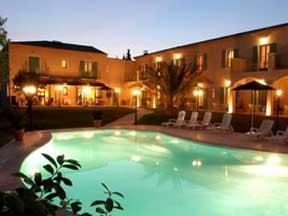 Отель Le Clos Des Pradines